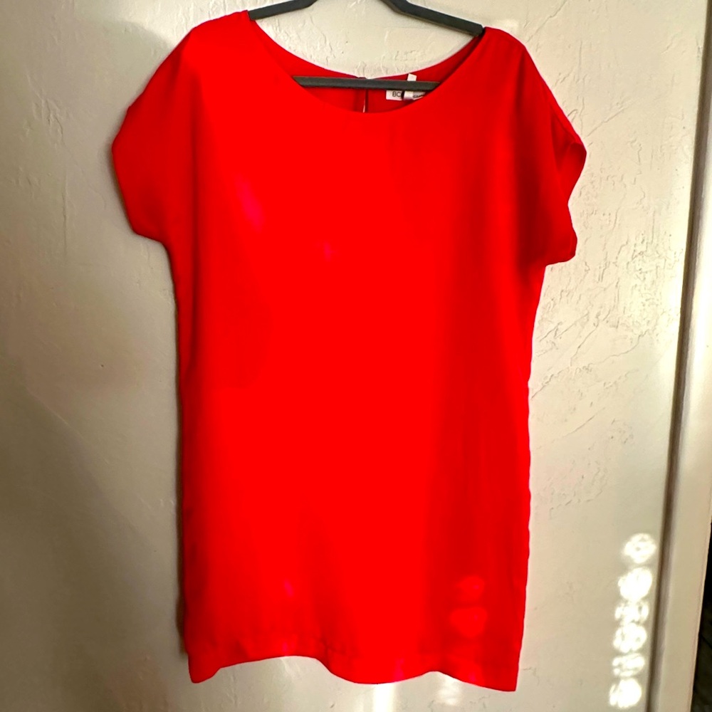 BCBC coral shift dress, perfect with heels or a pair of knee high boots